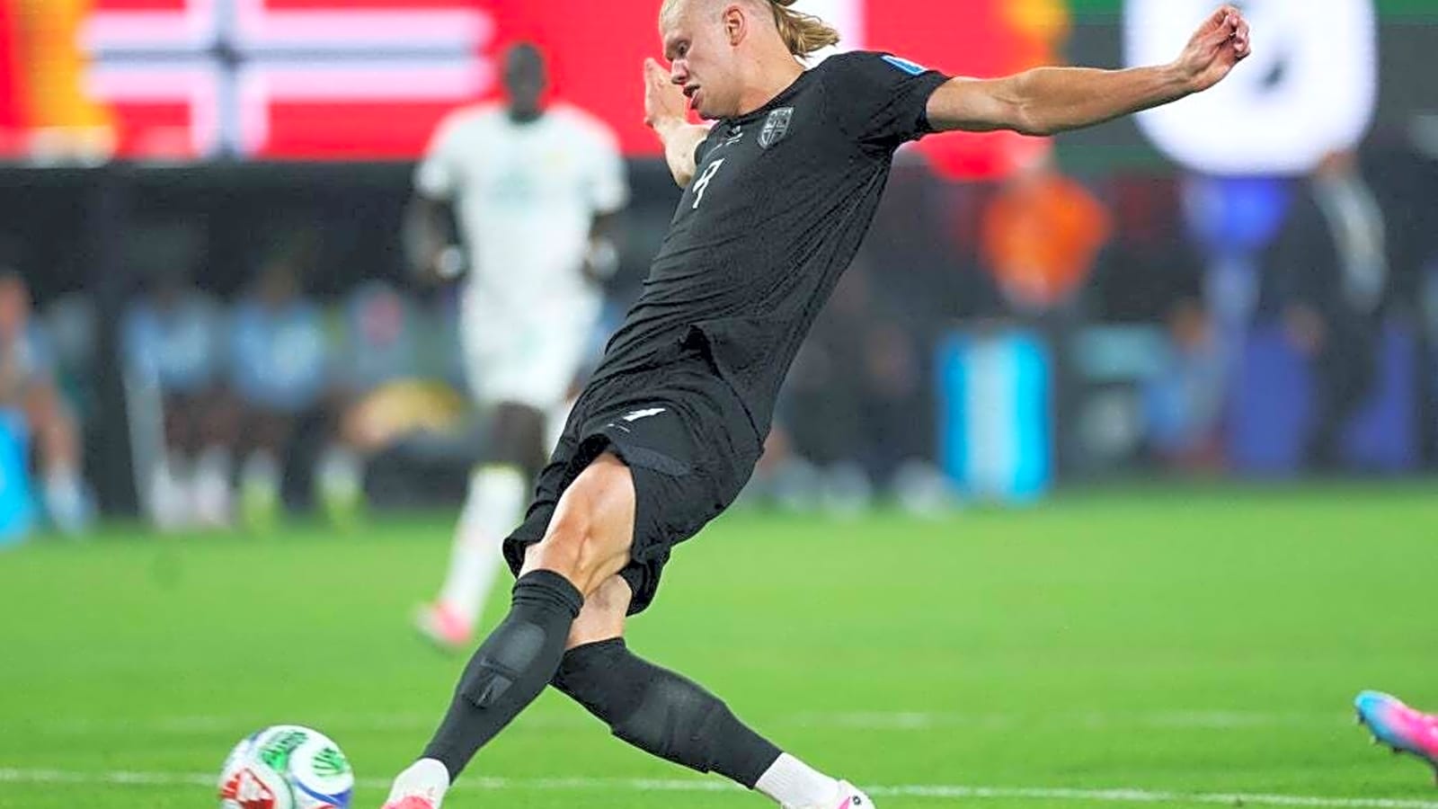 Erling Haaland carries Norway past Senegal, into round of 32