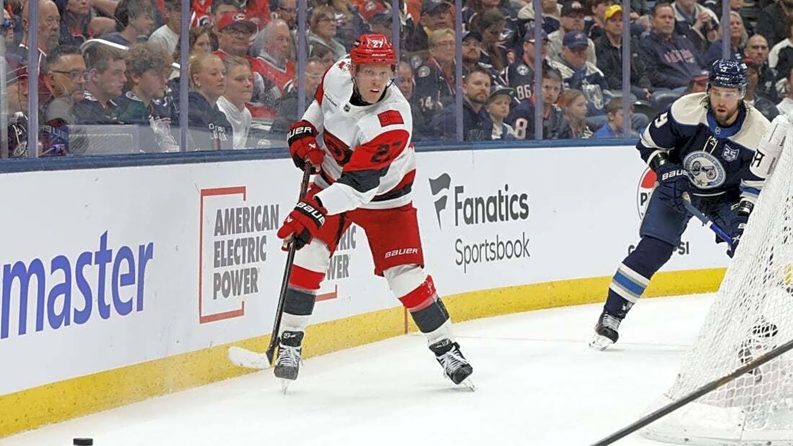 Hurricanes erupt late to pull away from Blue Jackets