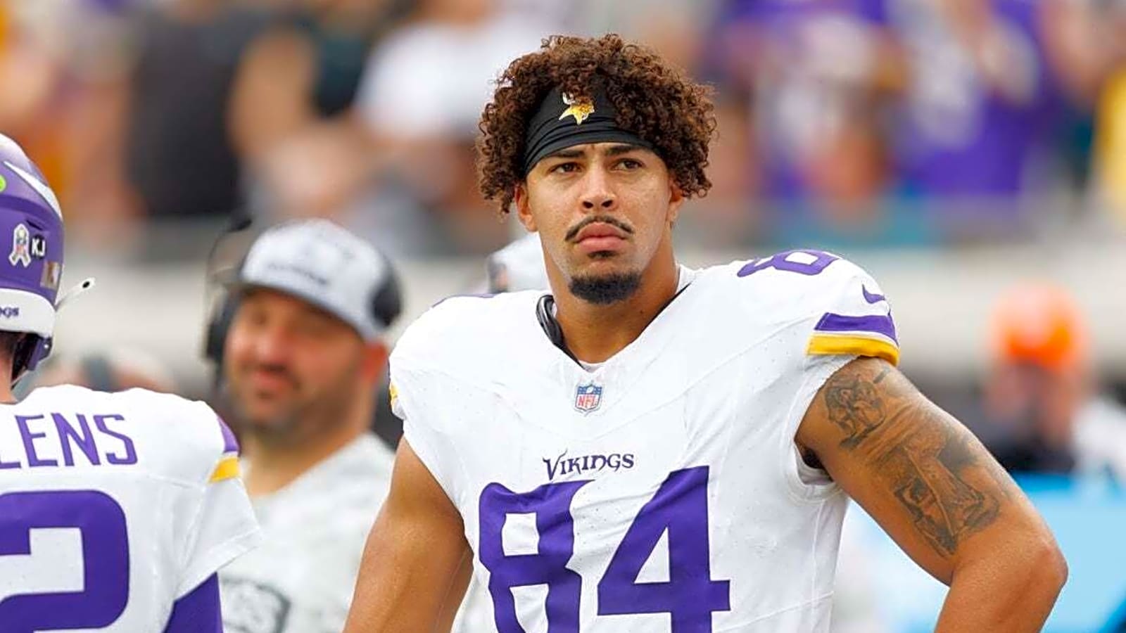 Vikings TE Josh Oliver signs 3-year extension