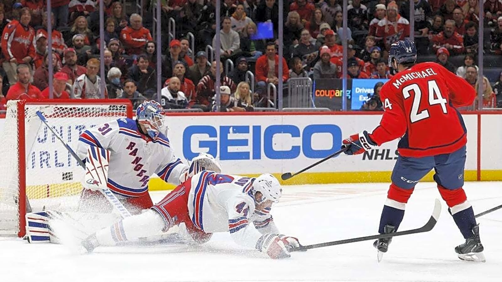 Rangers rack up 5 third-period goals, crush Capitals
