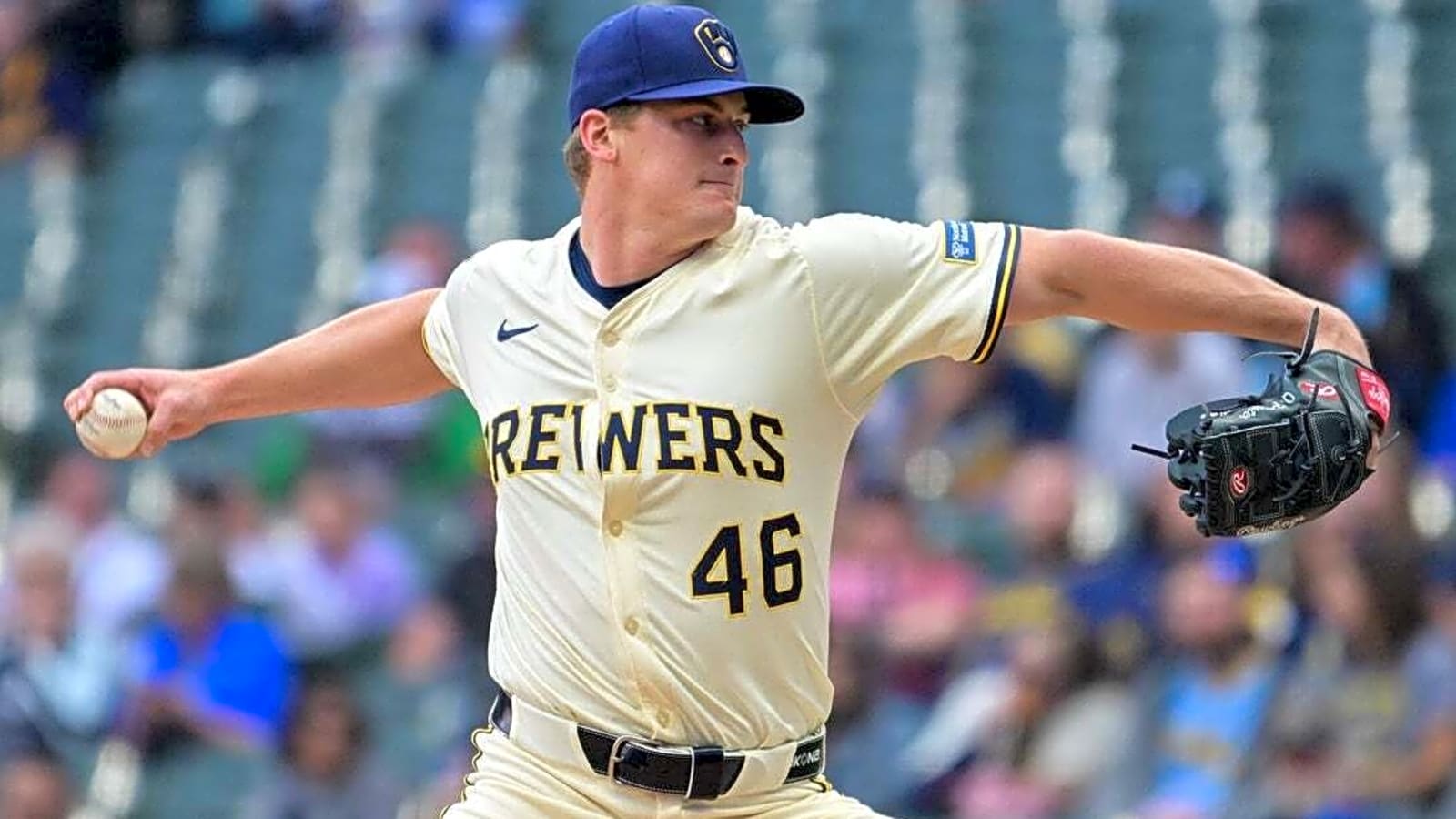 In hot stretch, Brewers look to sweep struggling Twins
