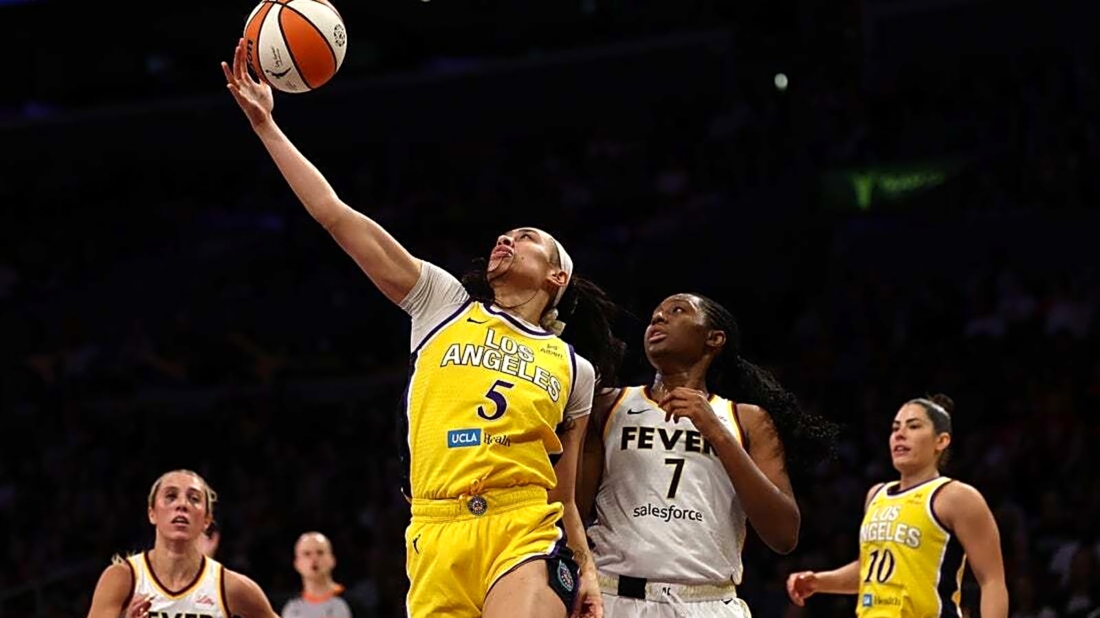 Fever earn last-minute win, damage Sparks&#39; playoff hopes
