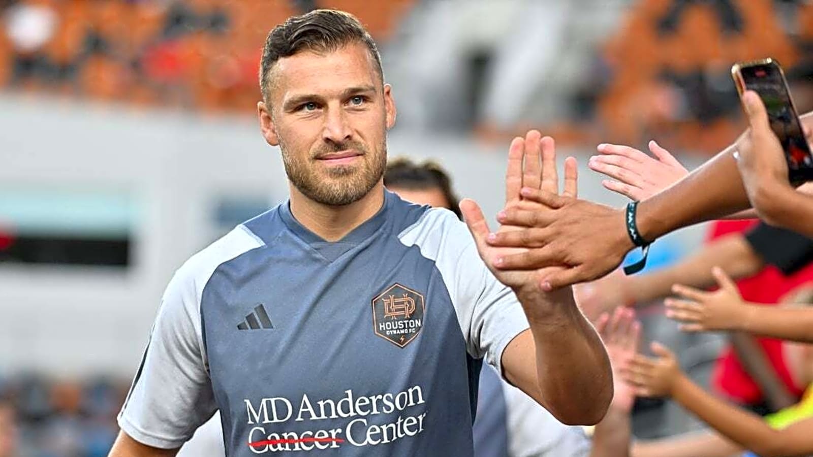 Dynamo re-sign veteran D Erik Sviatchenko