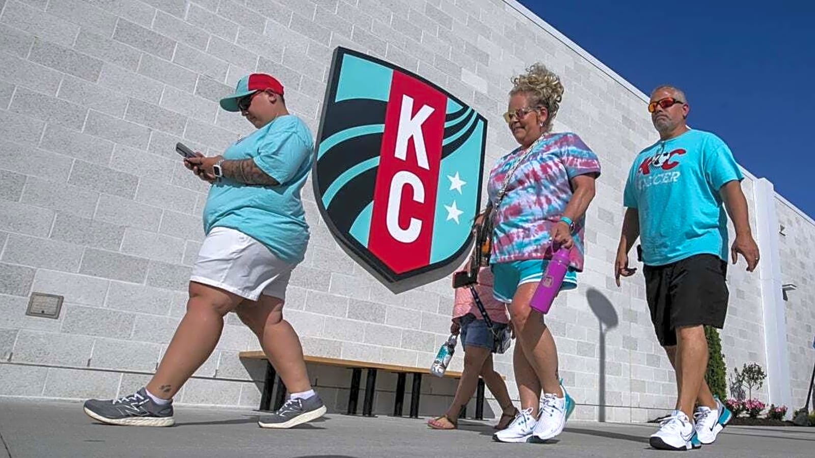 Kansas City wins sixth straight, blanks Angel City