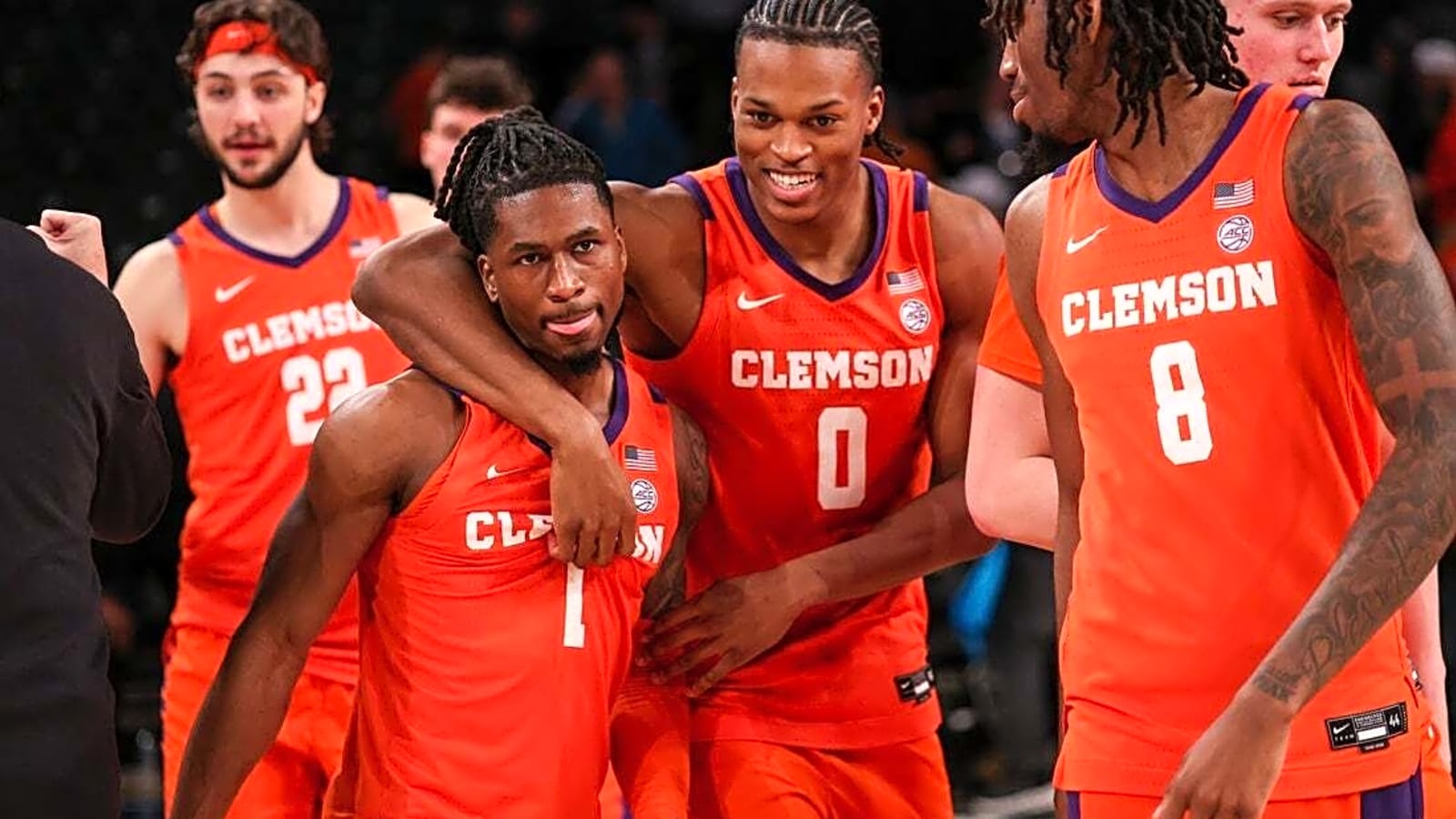Balanced attack guides No. 22 Clemson past Pitt