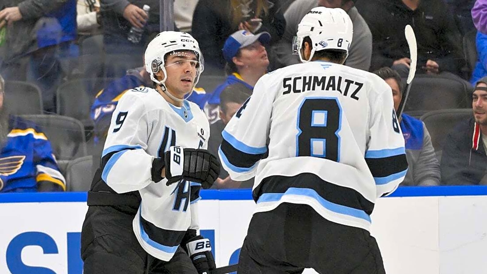 Contending Mammoth out to avoid sweep by Blackhawks