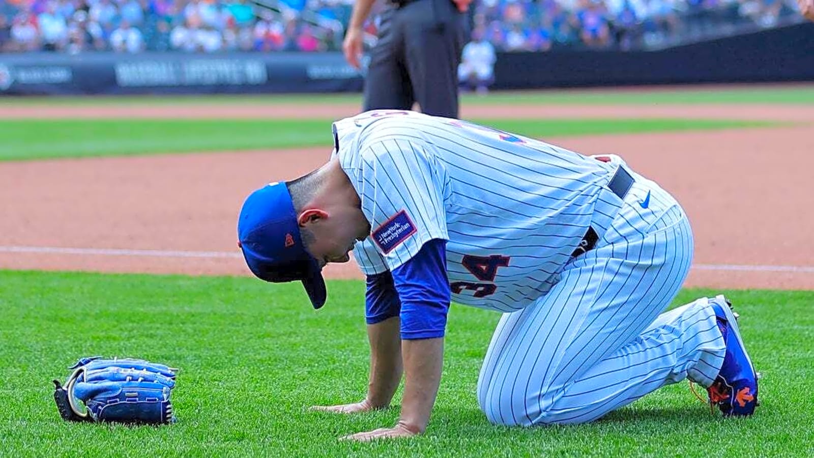 Mets P Kodai Senga exits with apparent leg injury
