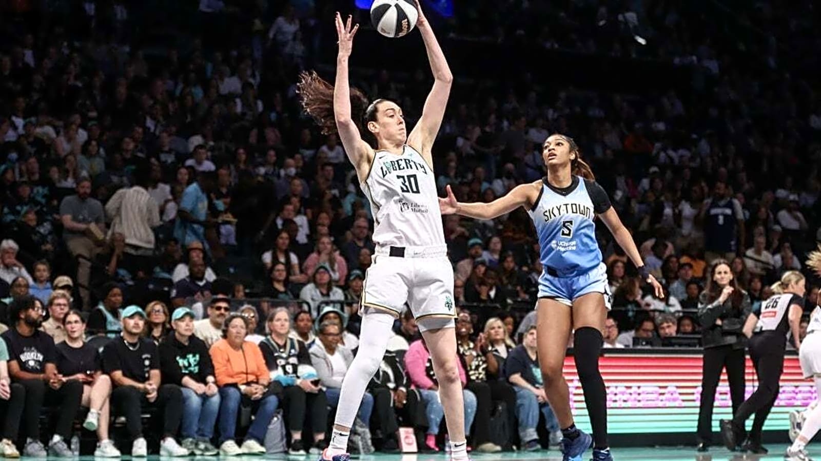 Liberty improves record to 9-0 with easy victory over Sky