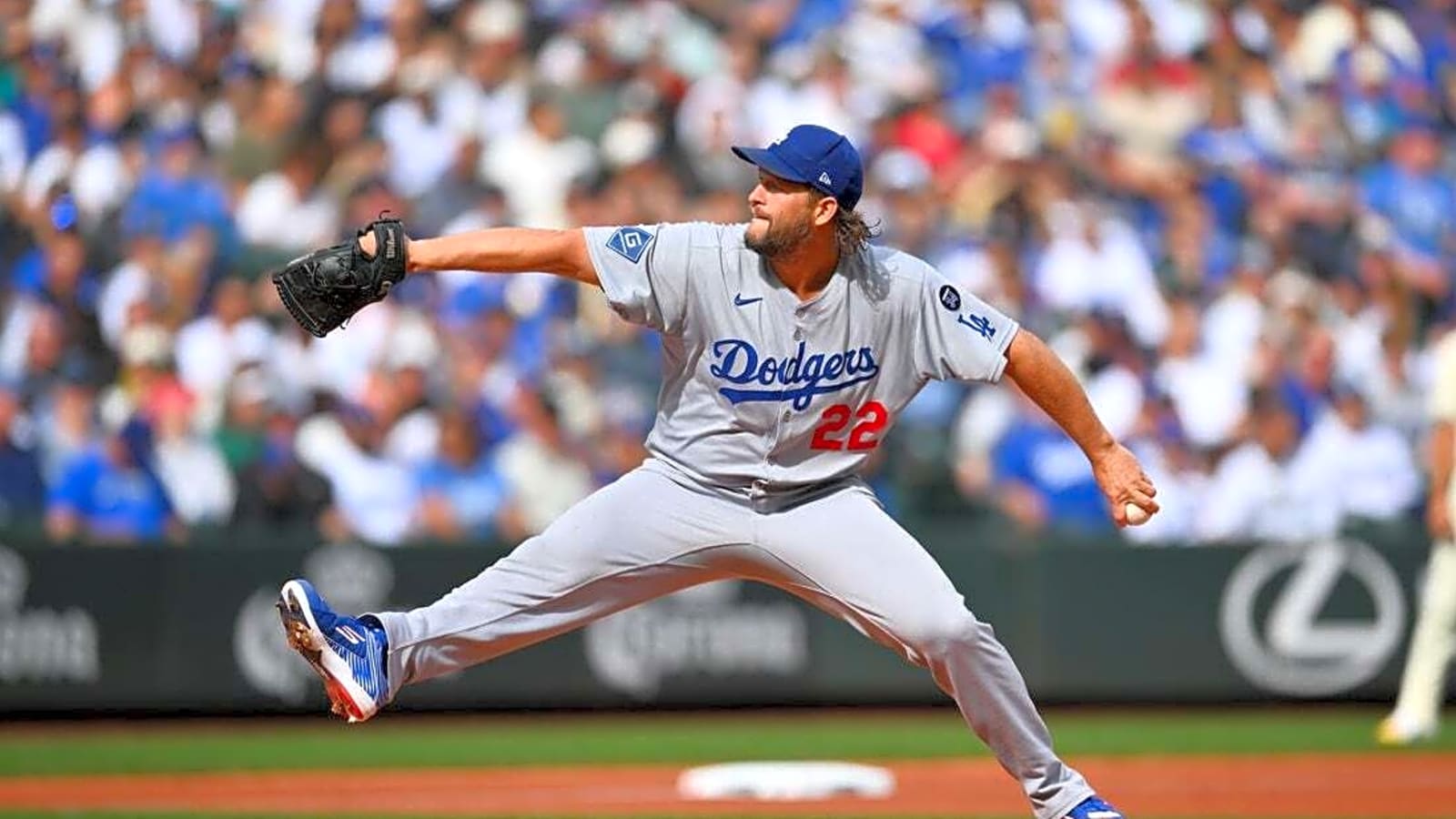 Dodgers leave LHP Clayton Kershaw off wild-card roster