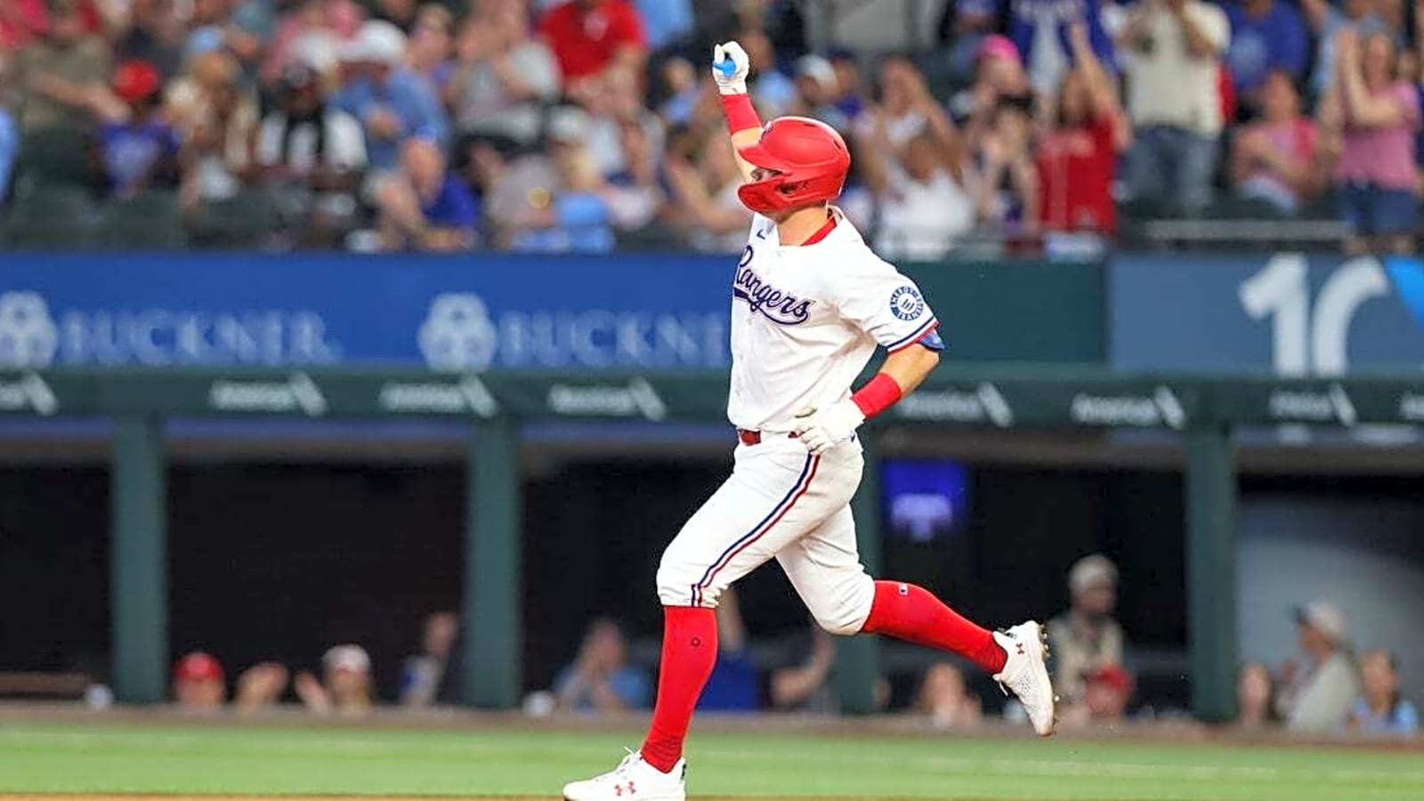 Royals stunned by Rangers, suffer fifth straight loss