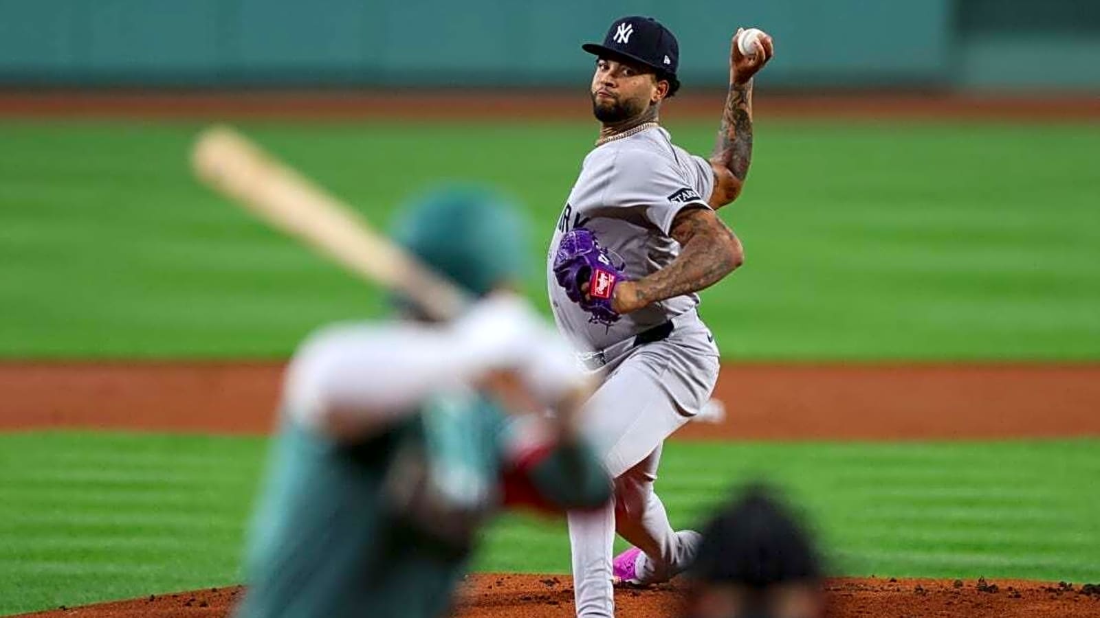 Aaron Judge, Luis Gil star as Yankees stifle Red Sox