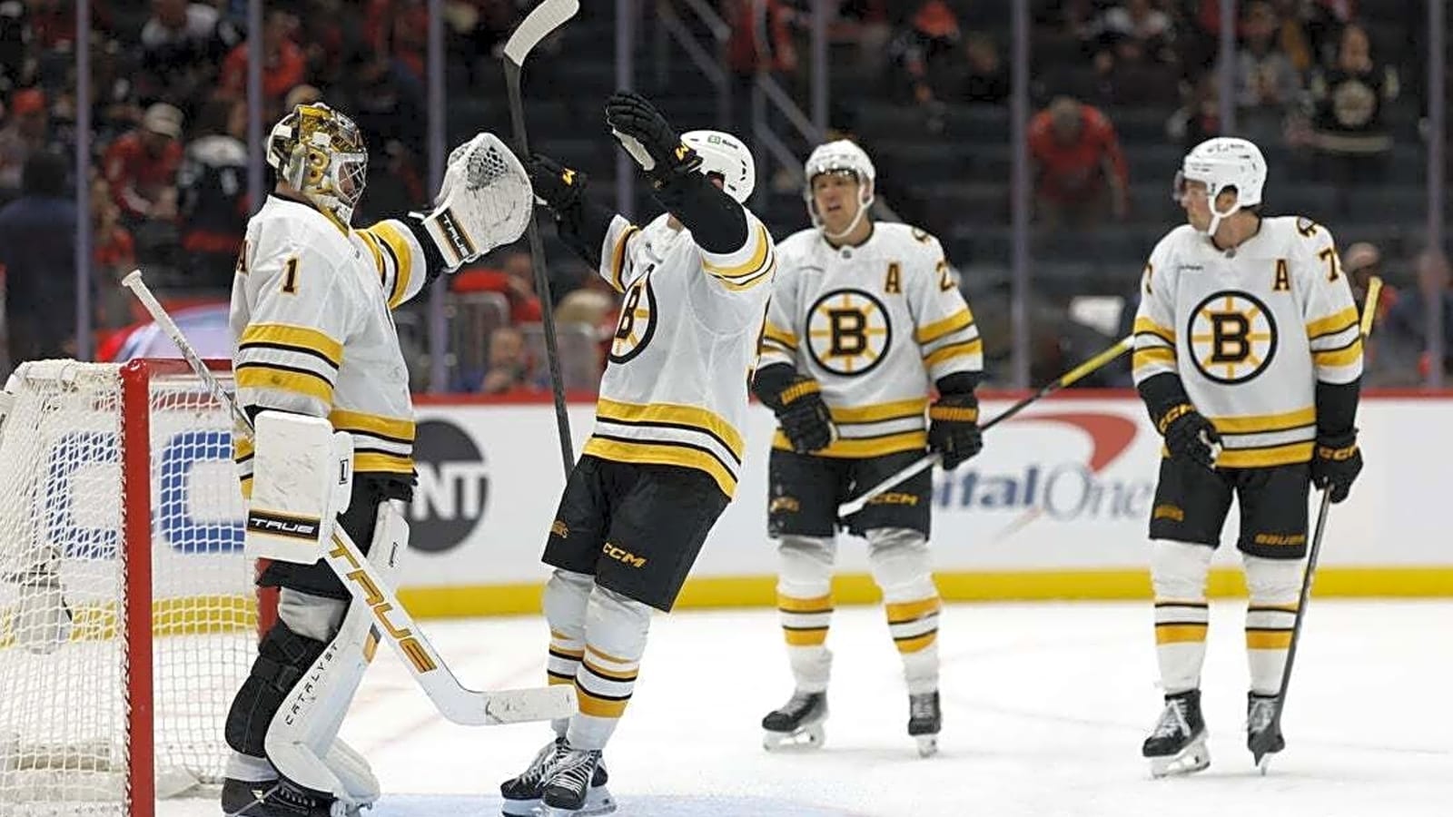 Bruins building chemistry ahead of encounter vs. Blackhawks