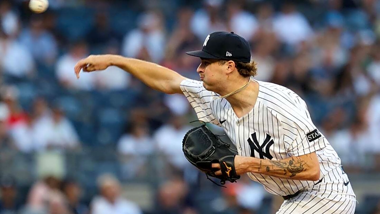 Astros power past Devin Williams, Yankees in extras