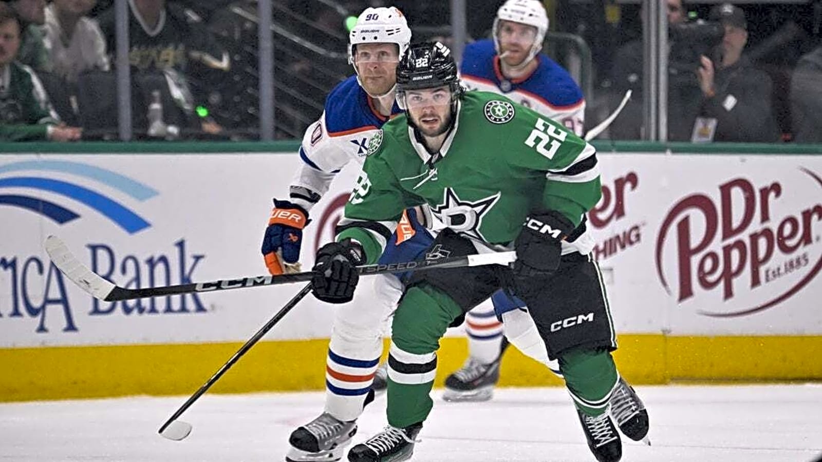 Stars sign F Mavrik Bourque to 1-year contract