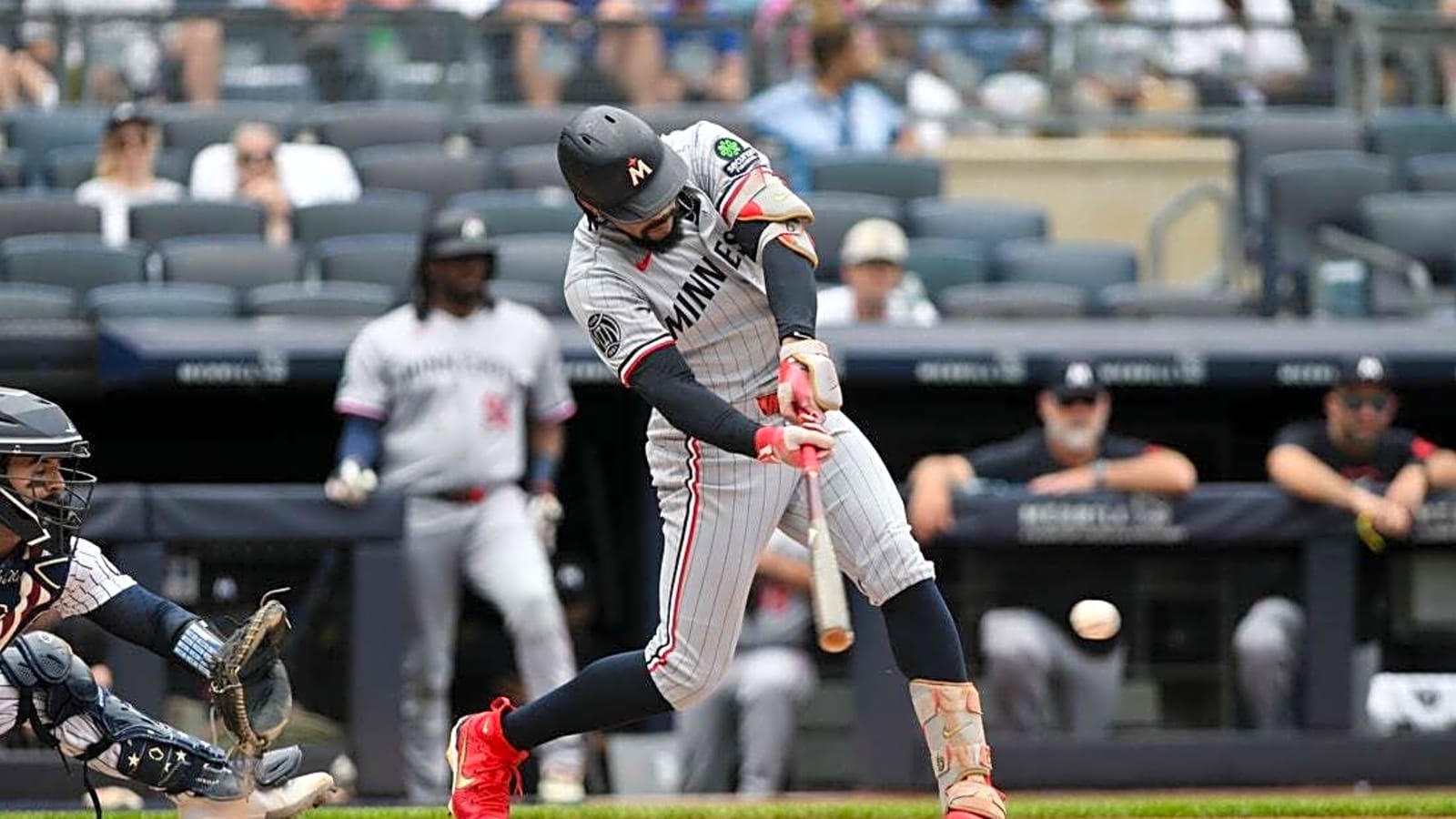 Twins All-Star CF Byron Buxton (hip) aggravates injury