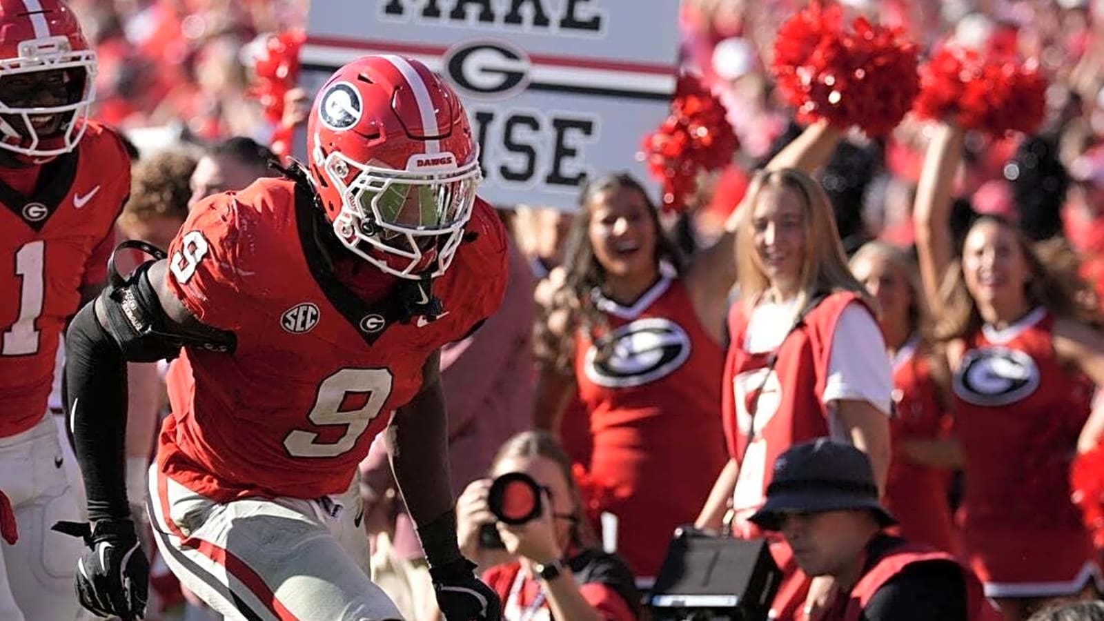No. 2 Georgia forces 4 turnovers in rout of Oklahoma