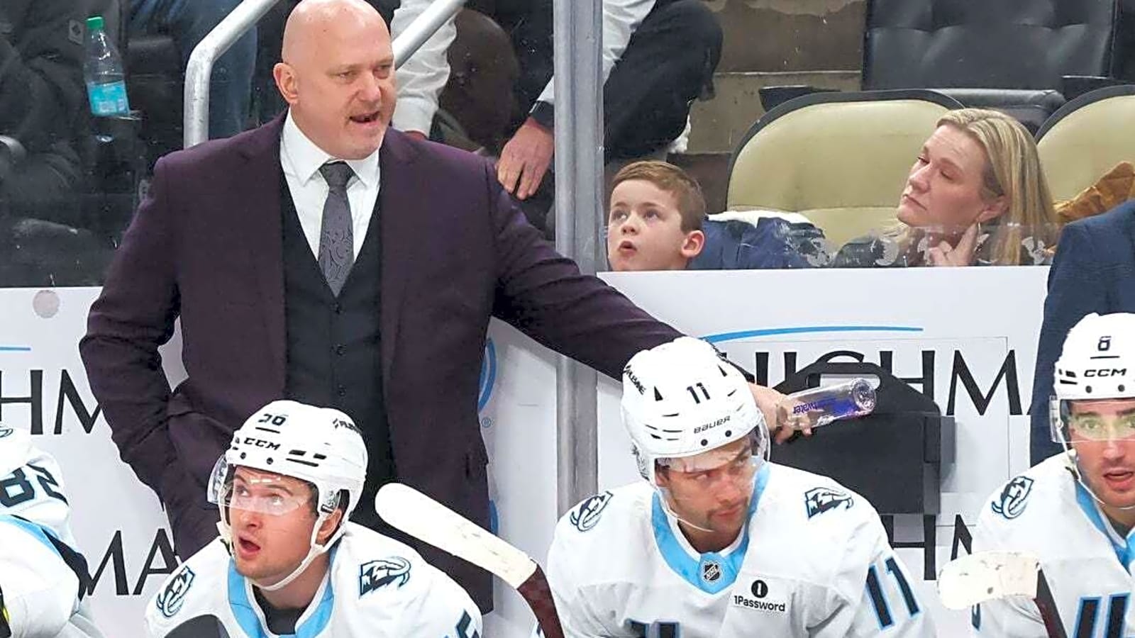 Second-period burst carries Mammoth past Predators