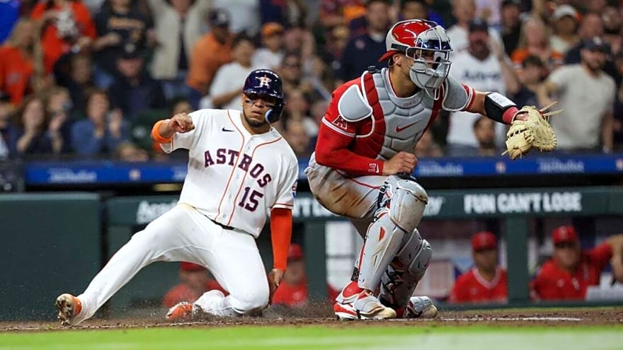 Down 6, Astros ride 8-run 6th to victory over Angels