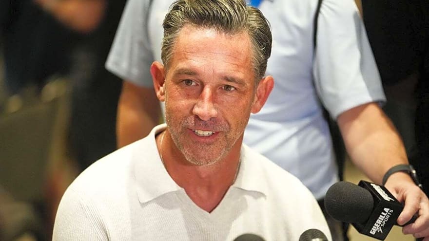 49ers' Kyle Shanahan to be limited in camp after serious car crash