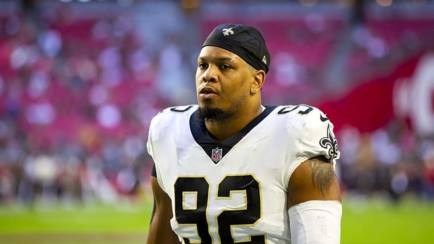 DE Marcus Davenport announces retirement after release from Bears