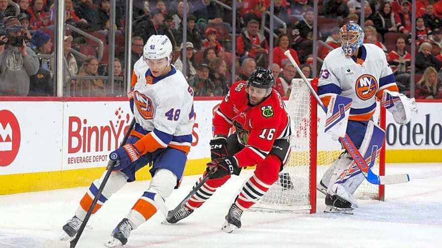 Bo Horvat powers Islanders past Blackhawks in shootout