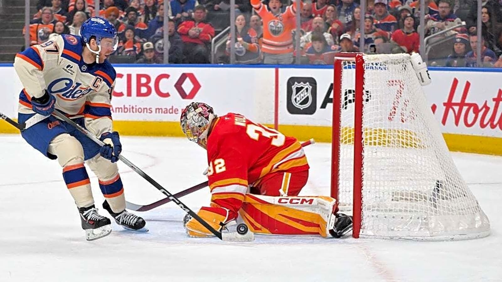 Oilers' Leon Draisaitl, Connor McDavid overwhelm Flames