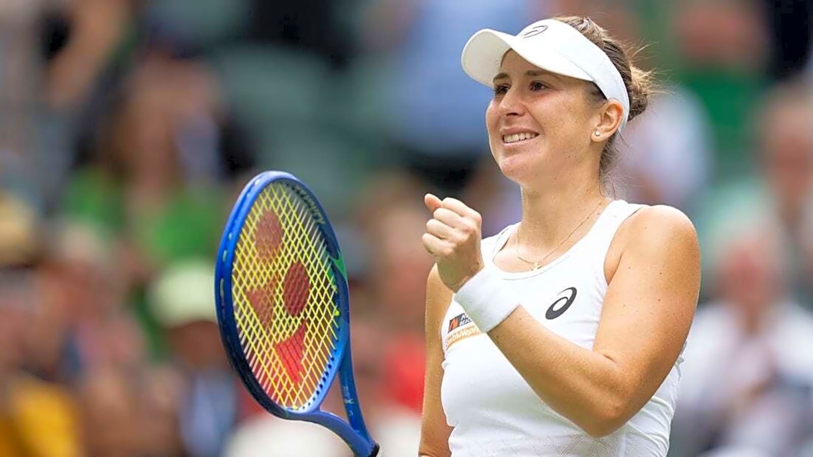 Belinda Bencic, Iga Swiatek reach Wimbledon semifinals