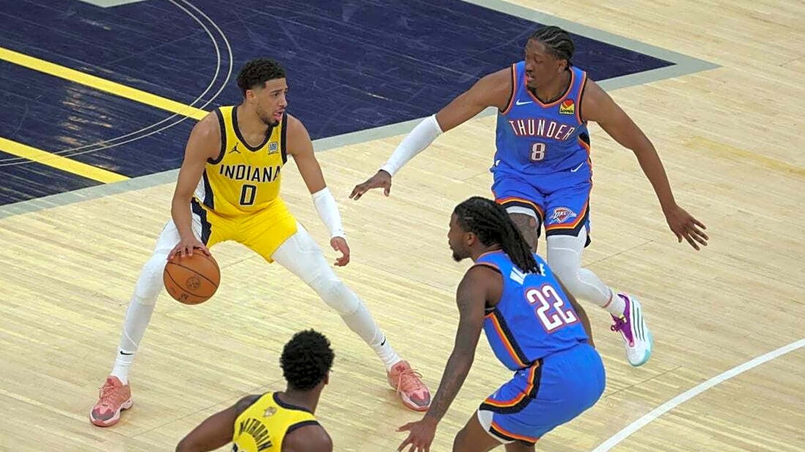Shai Gilgeous-Alexander, Thunder level Finals with late rally