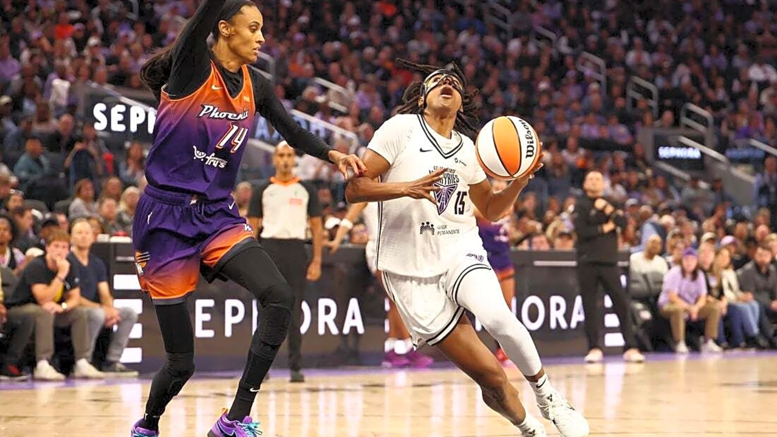 Alyssa Thomas&#39; last second free throw pushes Mercury past Valkyries