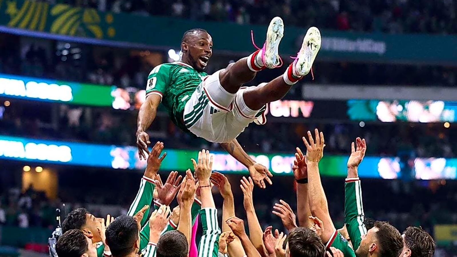 Host Mexico looks to make history vs. England