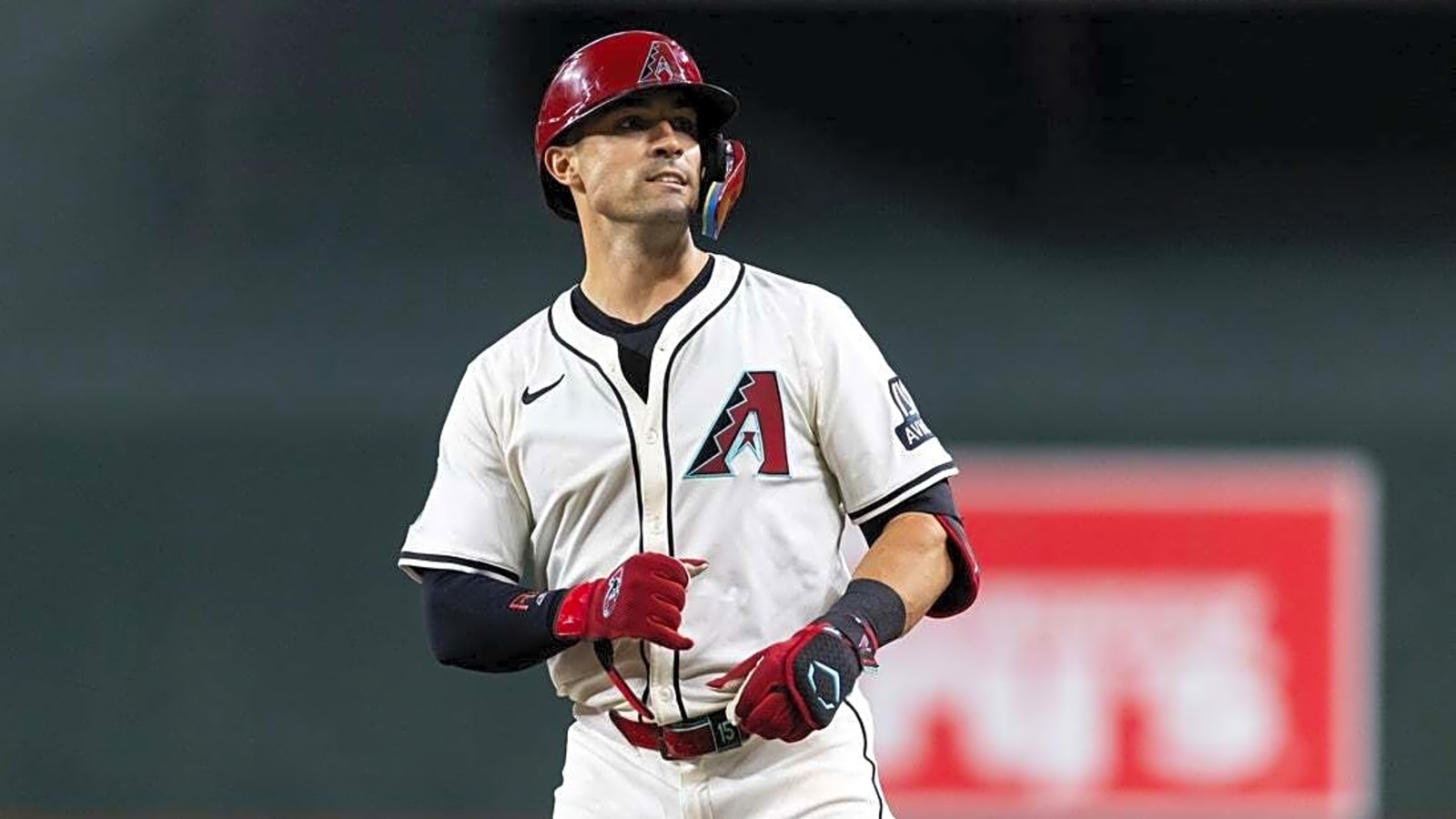 Reports: Diamondbacks trade OF Randal Grichuk to Royals