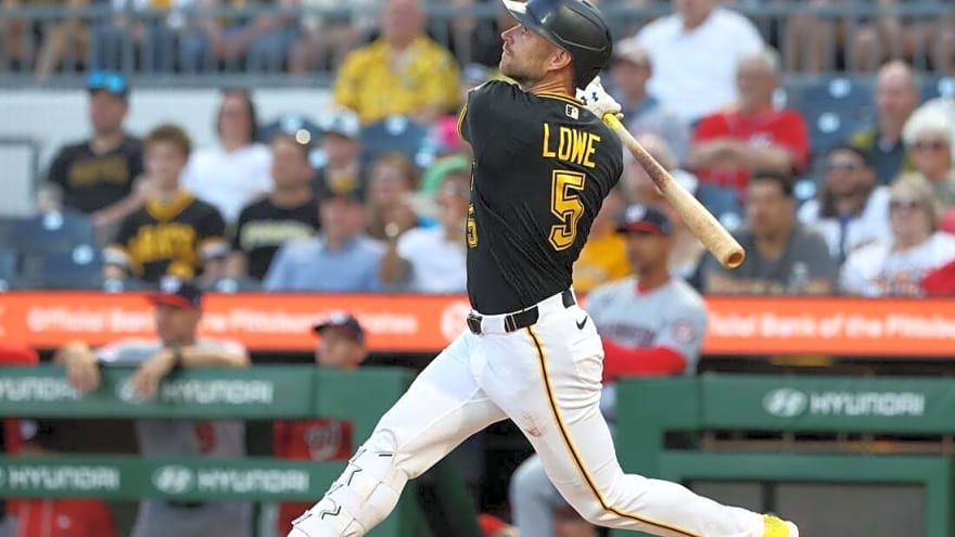 Pirates use massive sixth to clobber Nationals 16-5