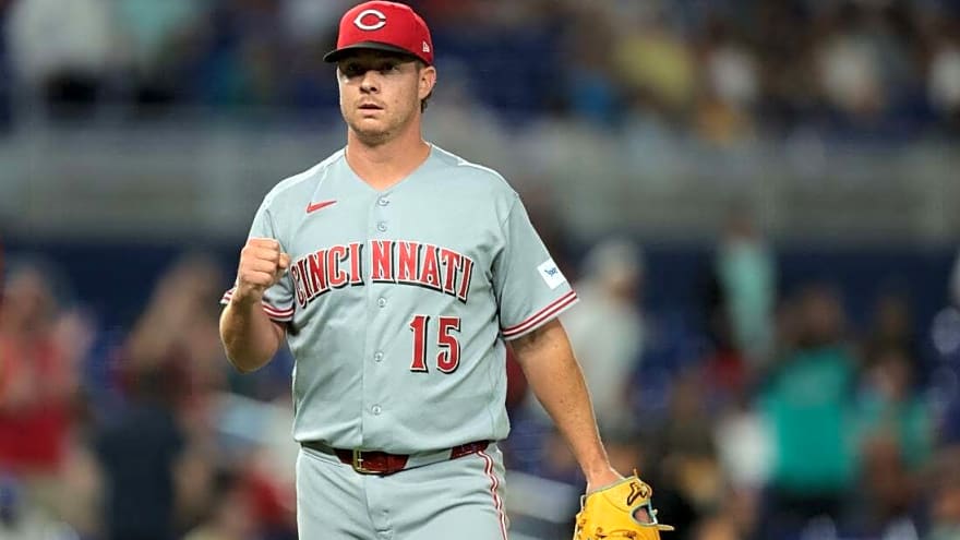 Reds set to welcome back closer Emilio Pagan vs. Brewers