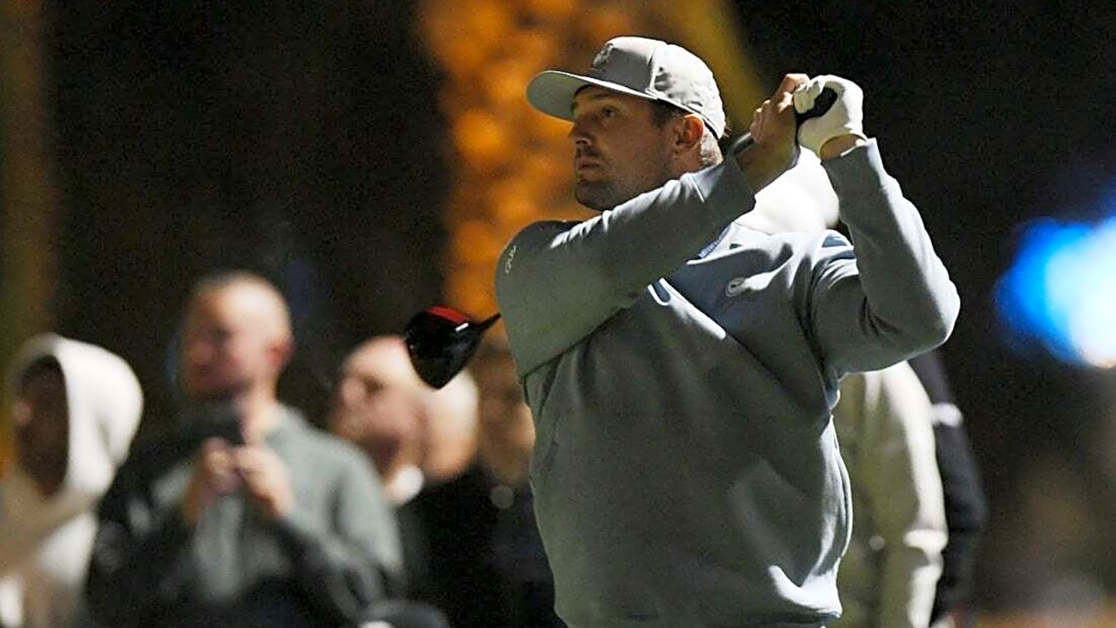 Bryson DeChambeau maintains 2-shot lead in South Africa