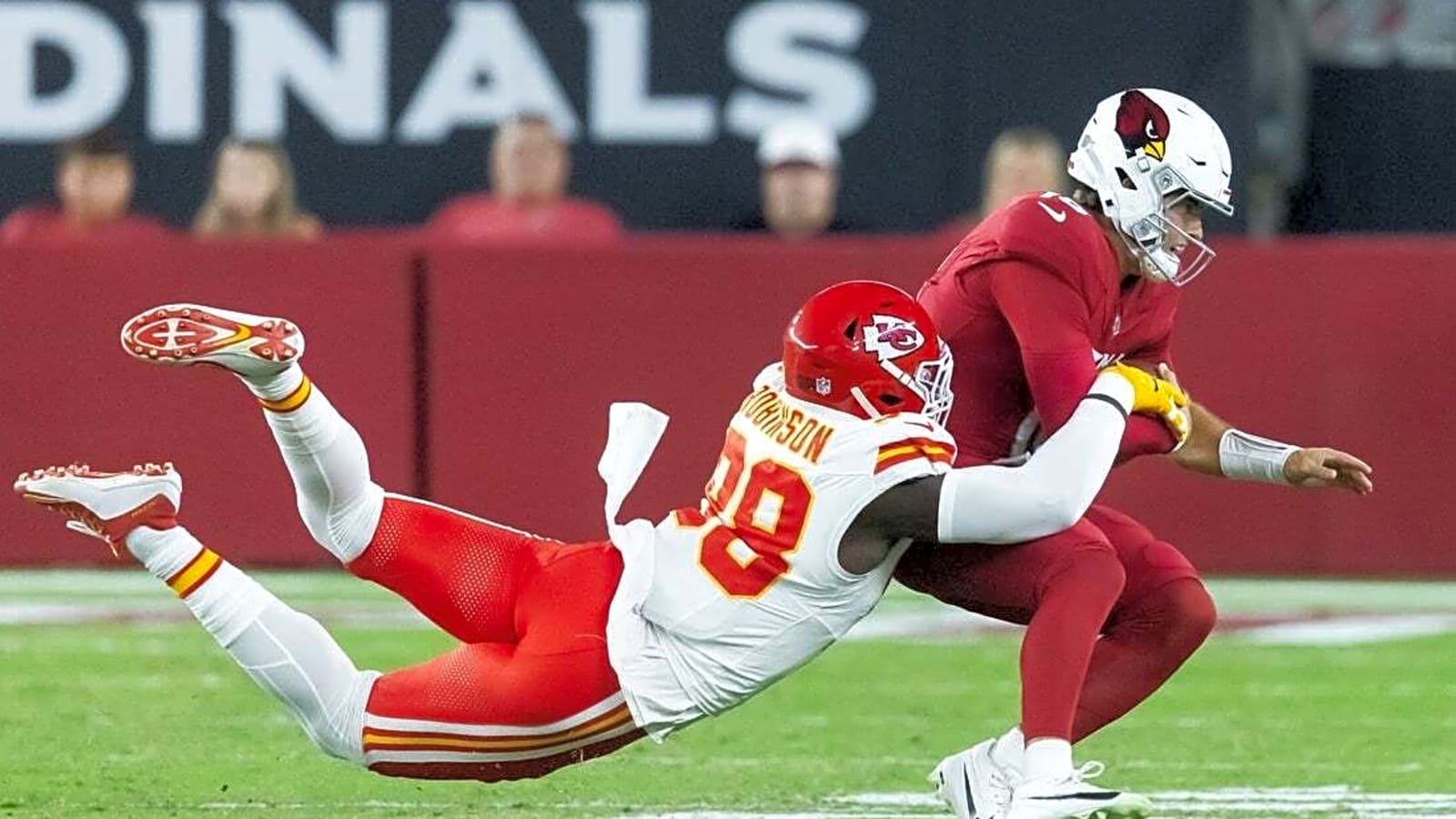 Chiefs DE Janarius Robinson out with fractured foot
