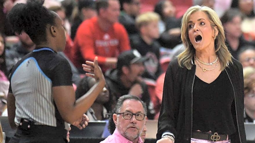 Women's Top 25 roundup: No. 20 Texas Tech blitzes No. 15 Baylor