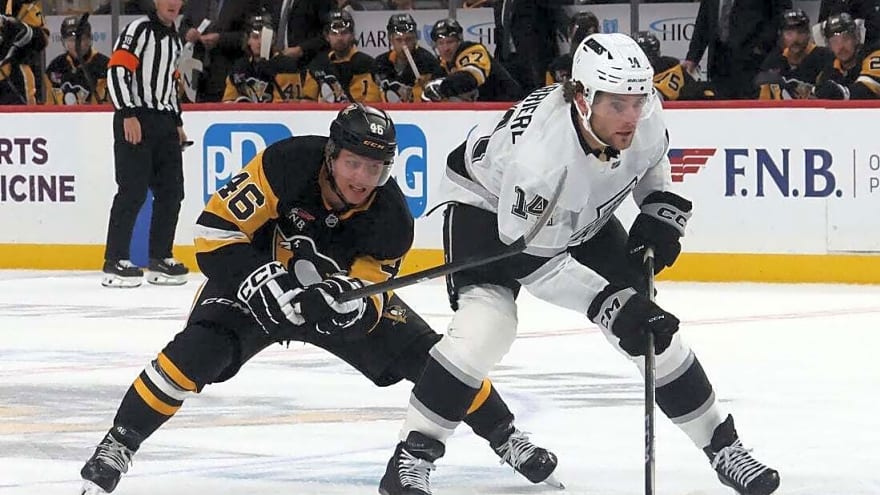 Kings continue road winning ways with third-period surge past Penguins