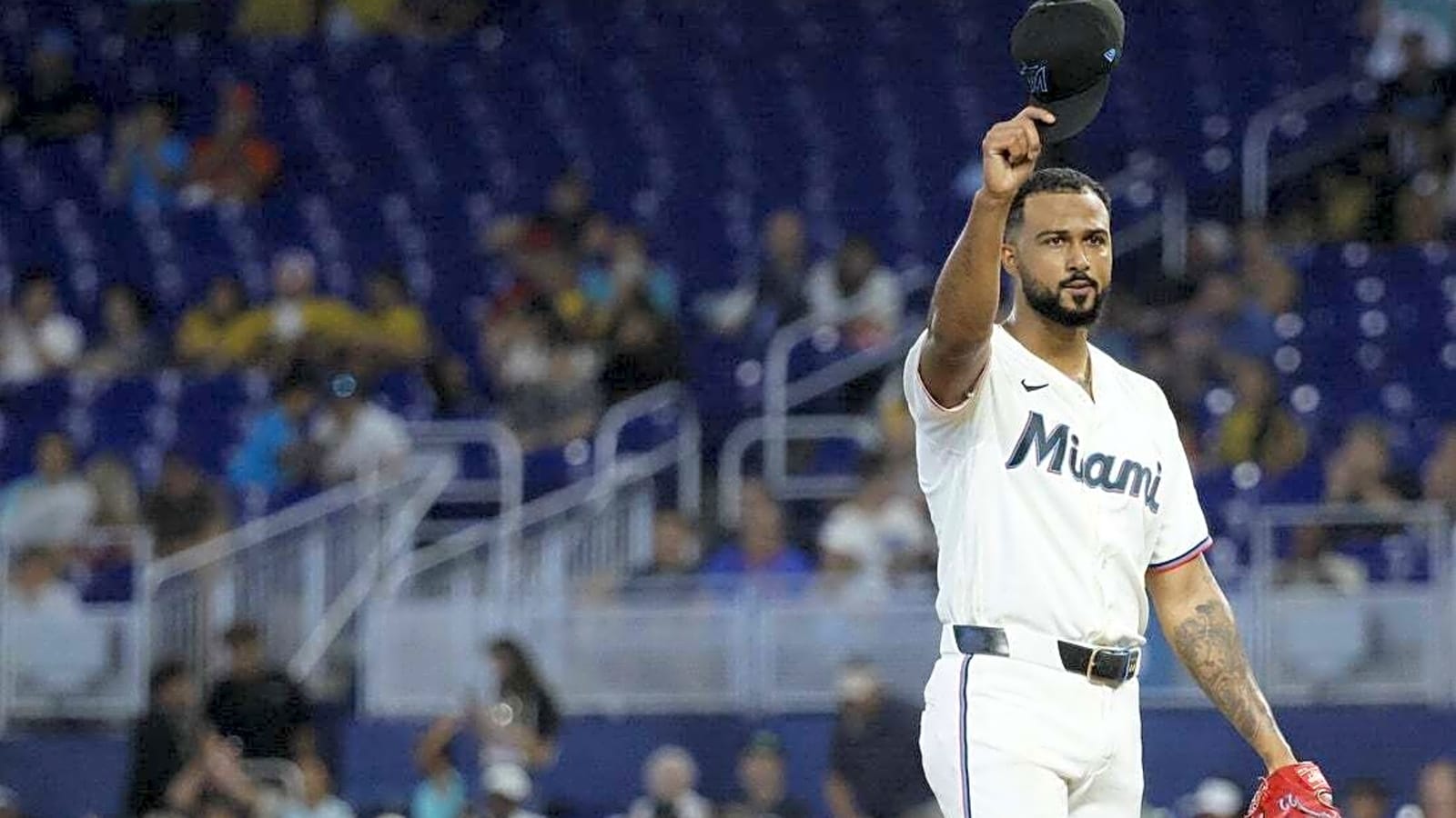 Marlins' Sandy Alcantara strives to extend streak, fluster Reds