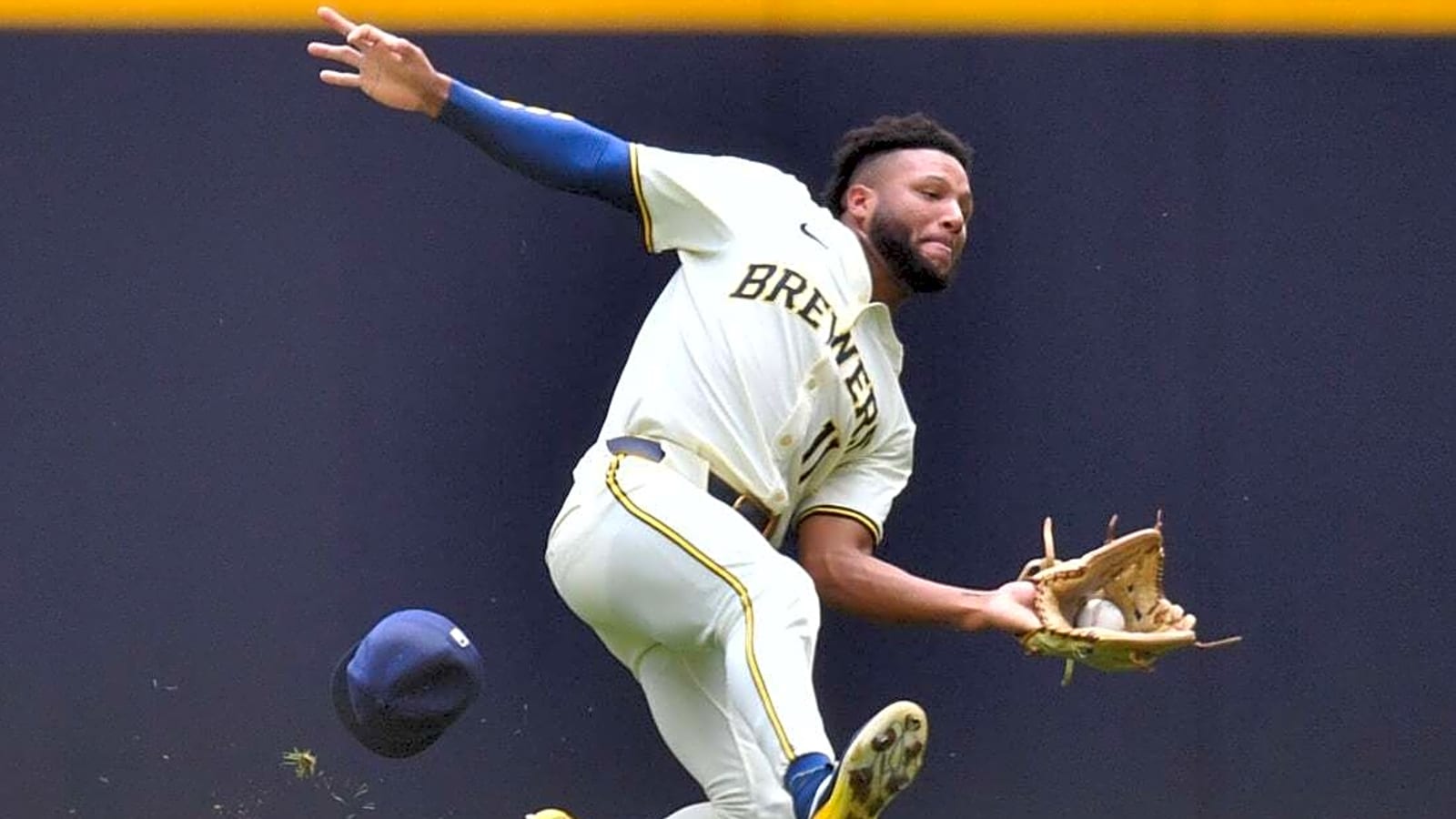 Brewers finish off sweep, send Dodgers to 6th straight loss