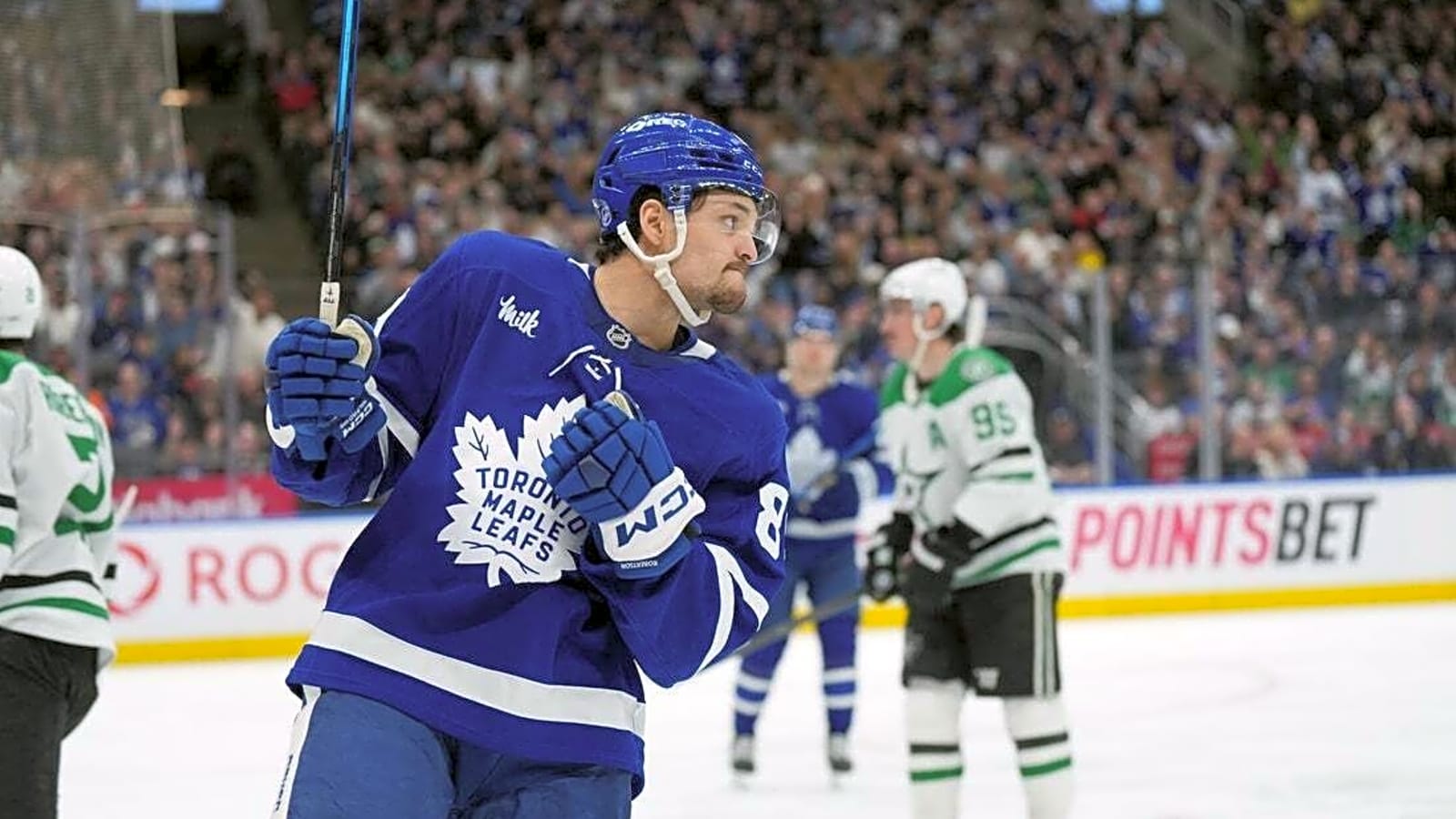Penguins acquire F Nick Robertson from Maple Leafs
