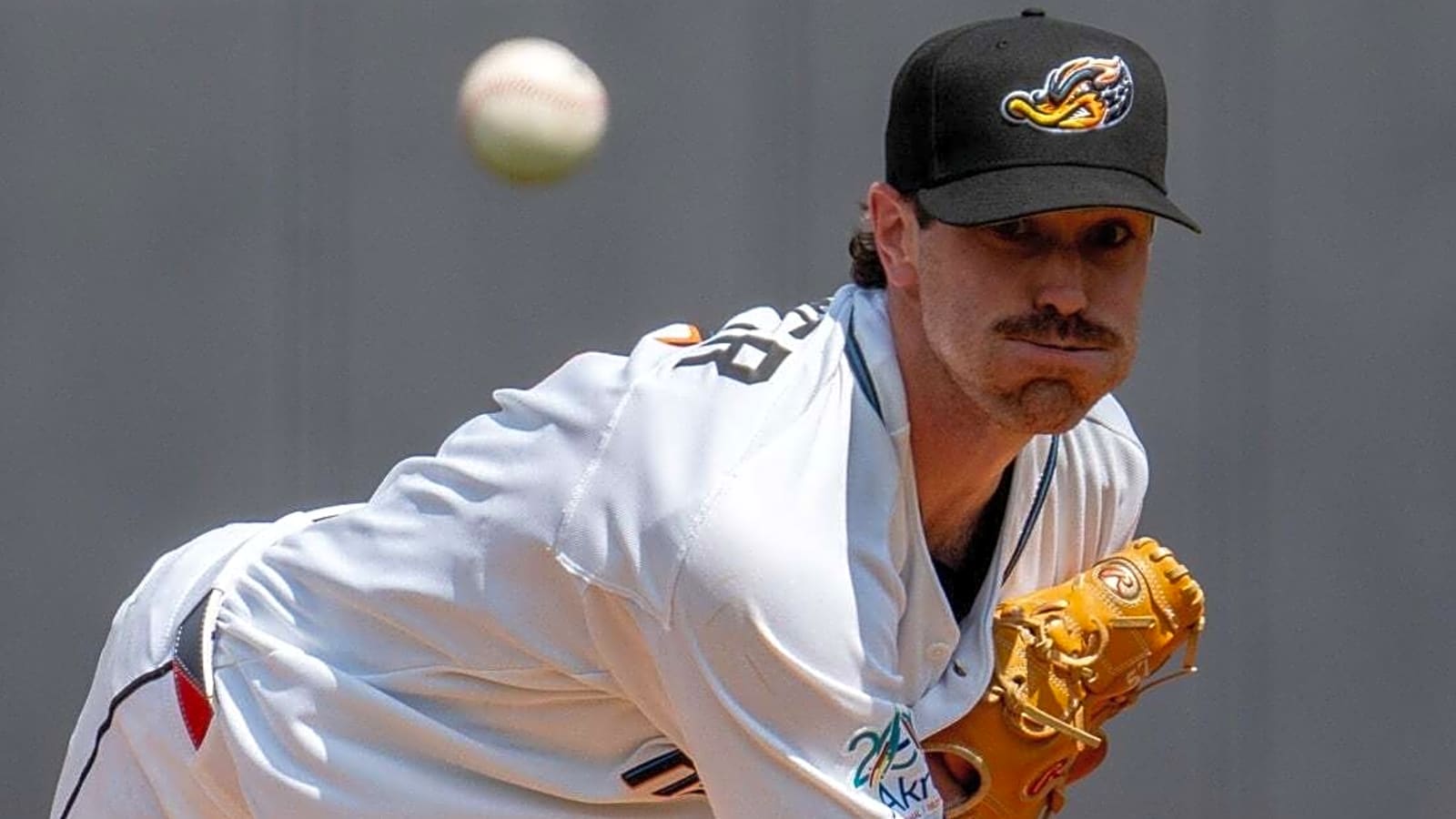 Blue Jays acquire Cy Young winner Shane Bieber from Cleveland