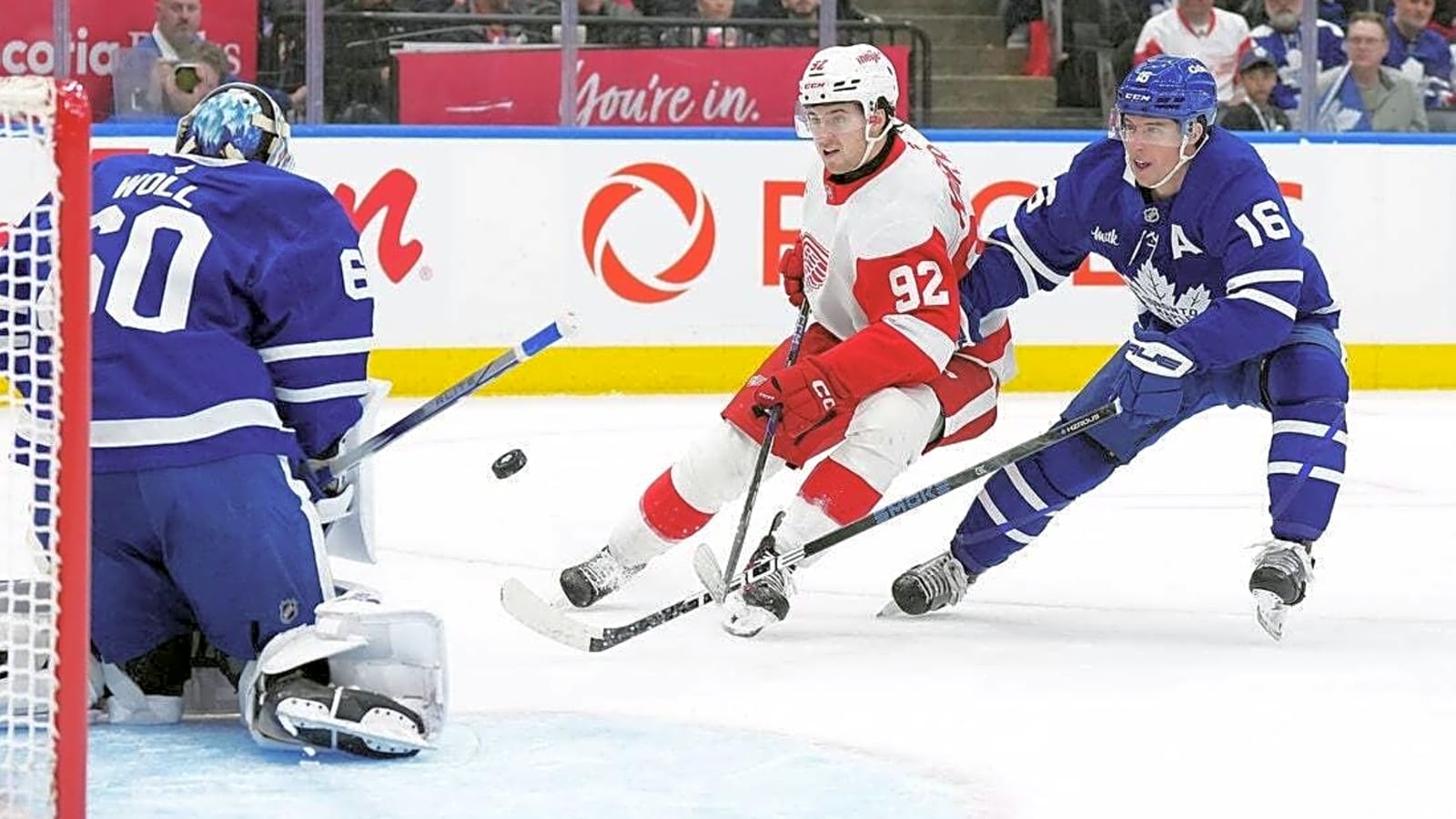 Scott Laughton&#39;s OT goal lifts Maple Leafs over Red Wings