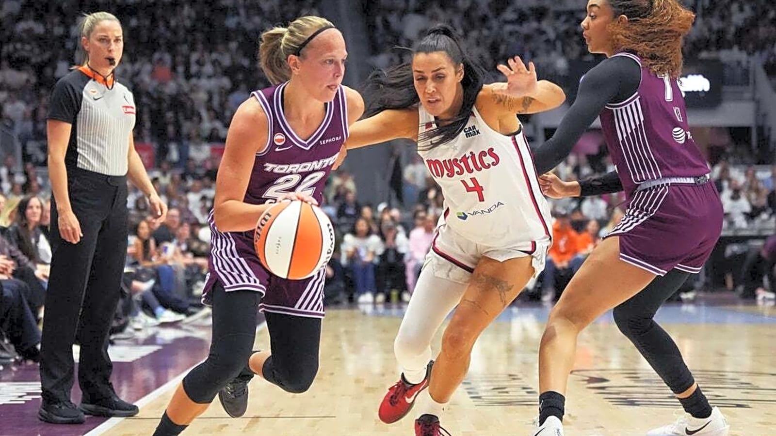Mystics' Shakira Austin helps spoil Tempo's debut