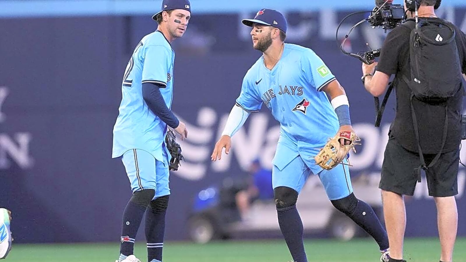 Ernie Clement looks to power Blue Jays to series win vs. Cubs