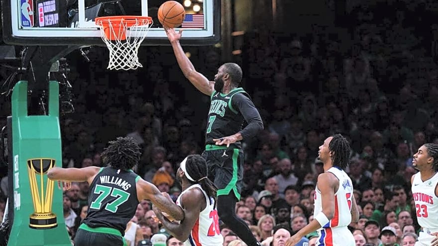 Celtics sink free throws, keep Pistons from 14th straight win