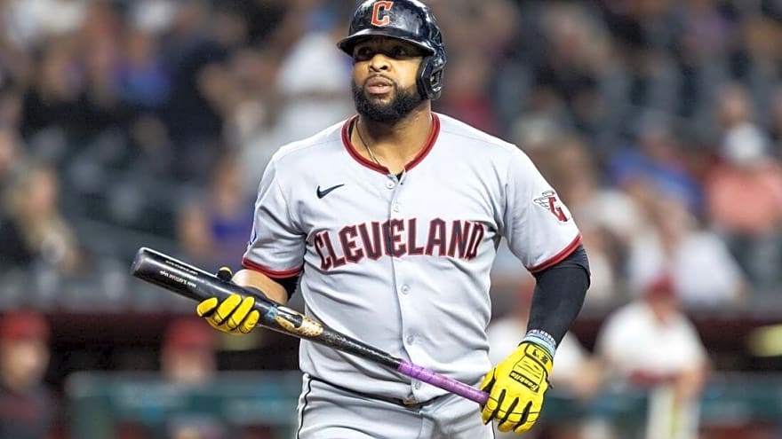 Reports: Diamondbacks signing veteran 1B Carlos Santana