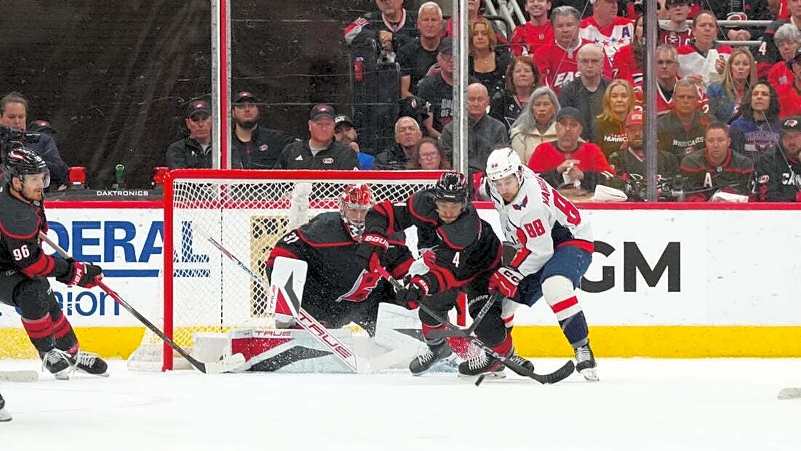 Frederik Andersen&#39;s shutout gains Canes Game 3 win over Caps