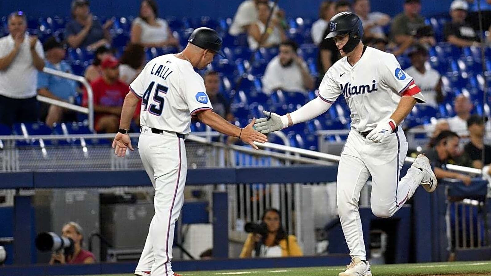 With 13-hit attack, Marlins halt Phillies&#39; win streak at 5