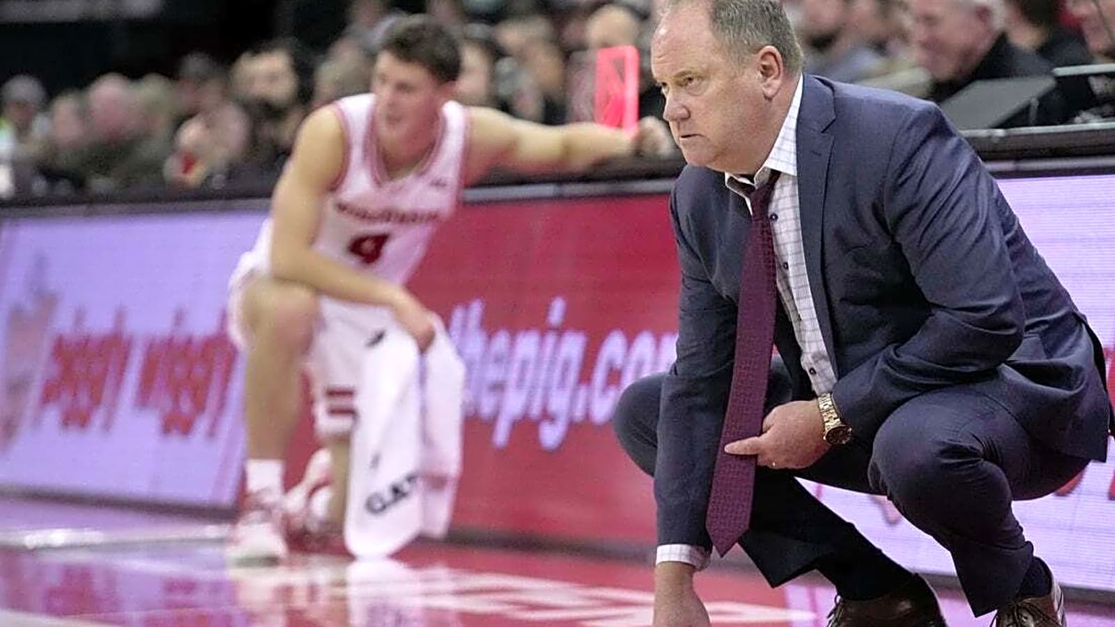 Wisconsin strolls to comfortable win over Milwaukee