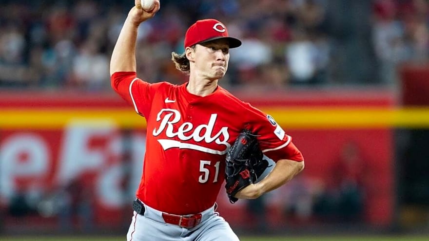 Spencer Steer&#39;s homer helps Reds avoid sweep by Diamondbacks